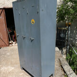 Former 3-door workshop locker room