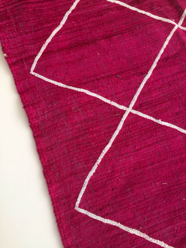 Tapis Kilim Berbère marocain Rose À Losanges Blancs 156x98cm