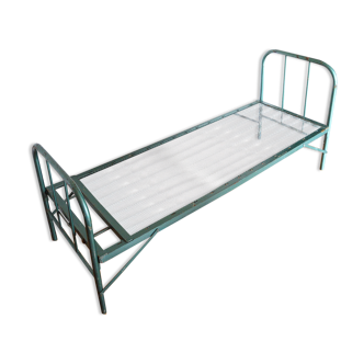 Lit d'appoint métallique pliable