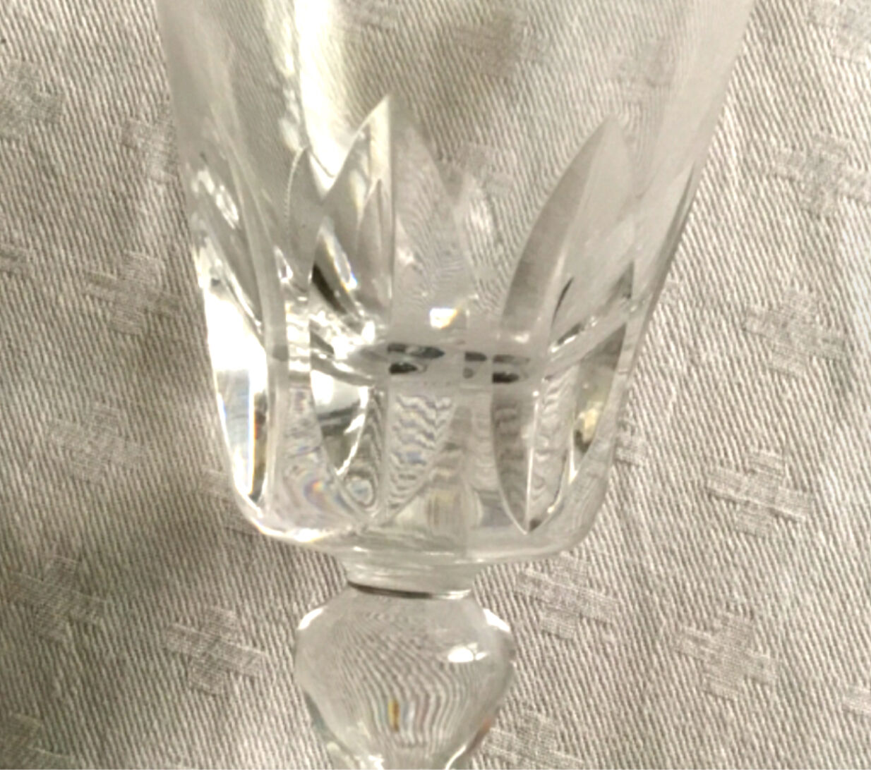 10 verres à vin en cristal taillé Saint Louis
