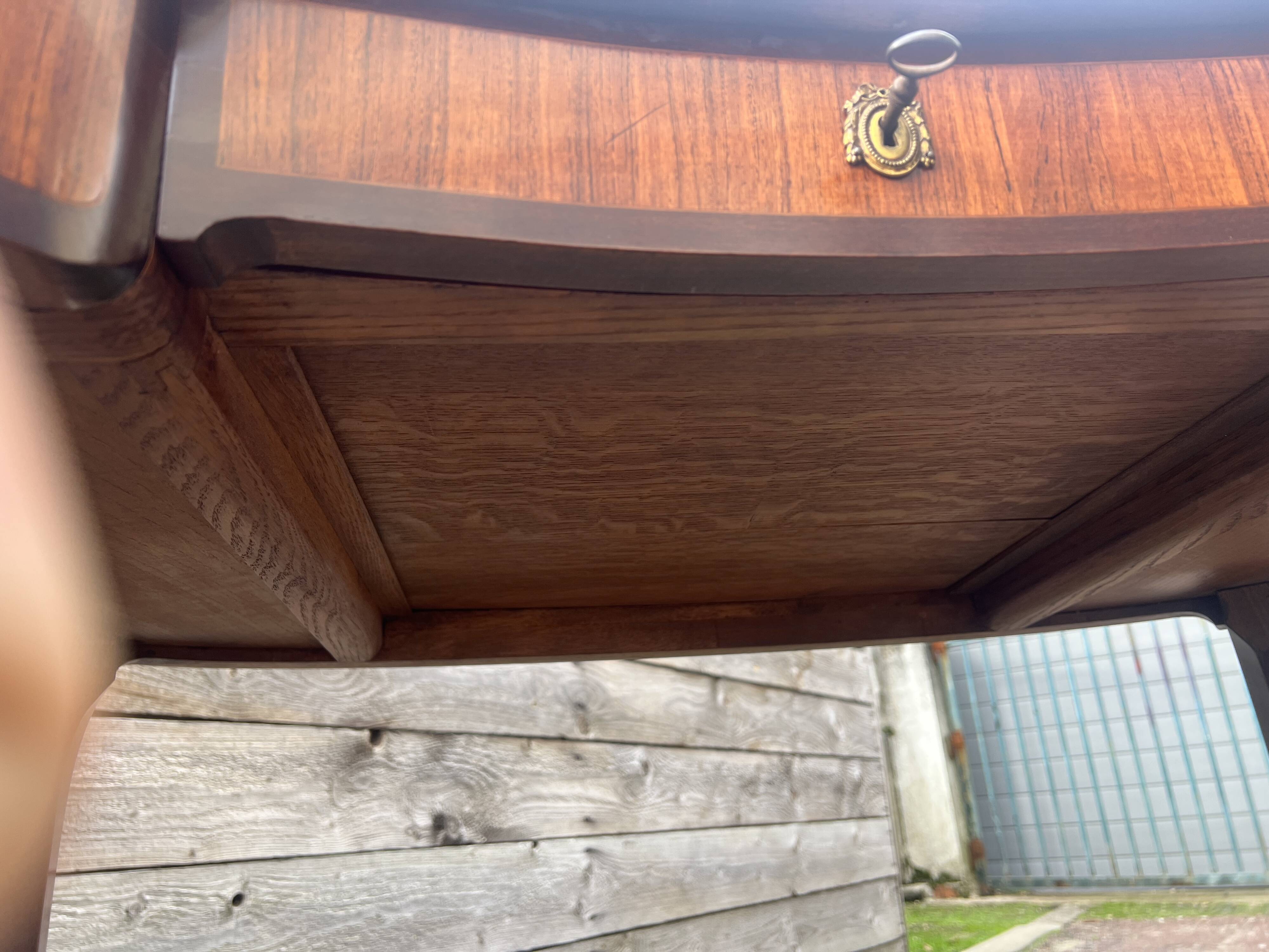 Kidney-shaped desk, marquetry, Transition style