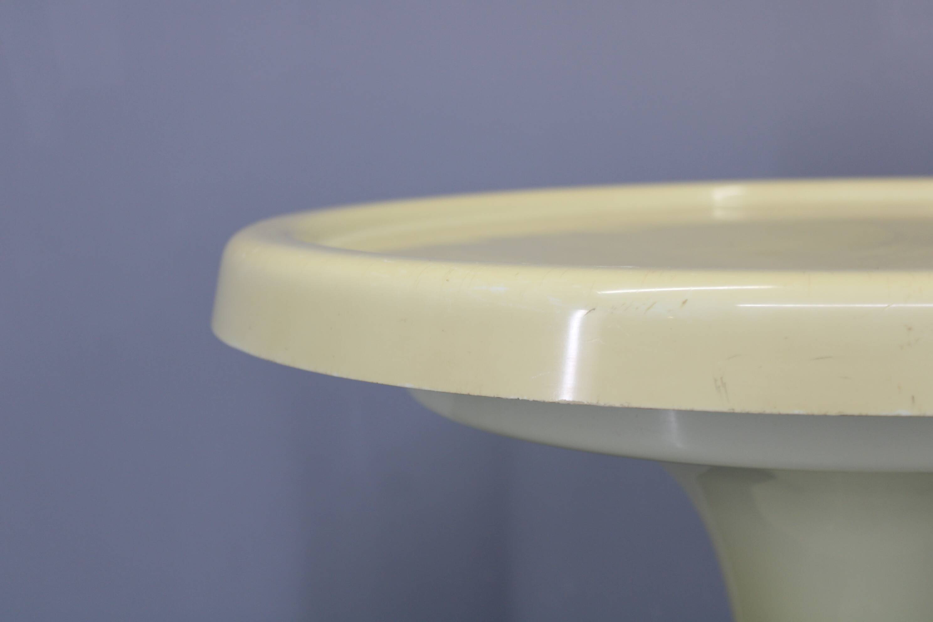 Table d'appoint en plastique italienne des années 1970