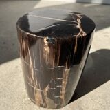 Small side table in black petrified wood with light streaks H: 27.5cm D: 18.5cm
