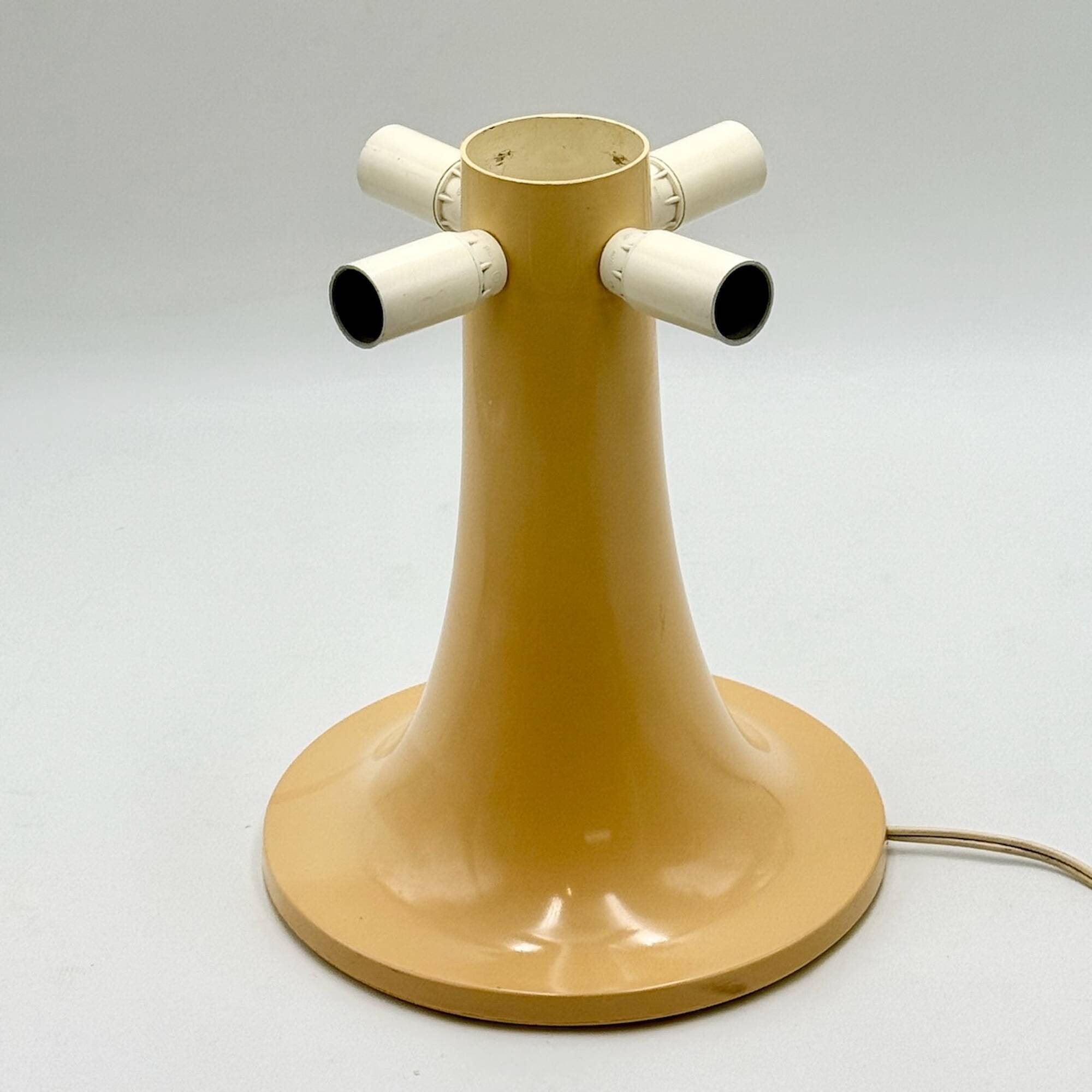 Artemide Nesso Lamp in Off White Resin, 1960s Italian Design