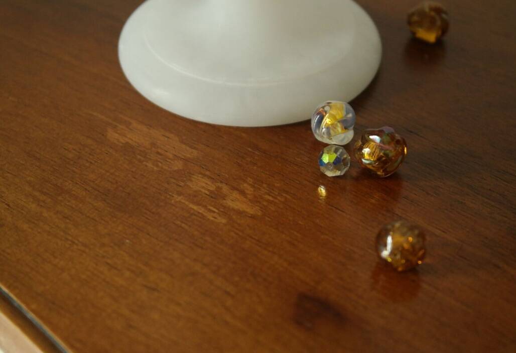Coffin commode in walnut, Louis XV style, 20th century.