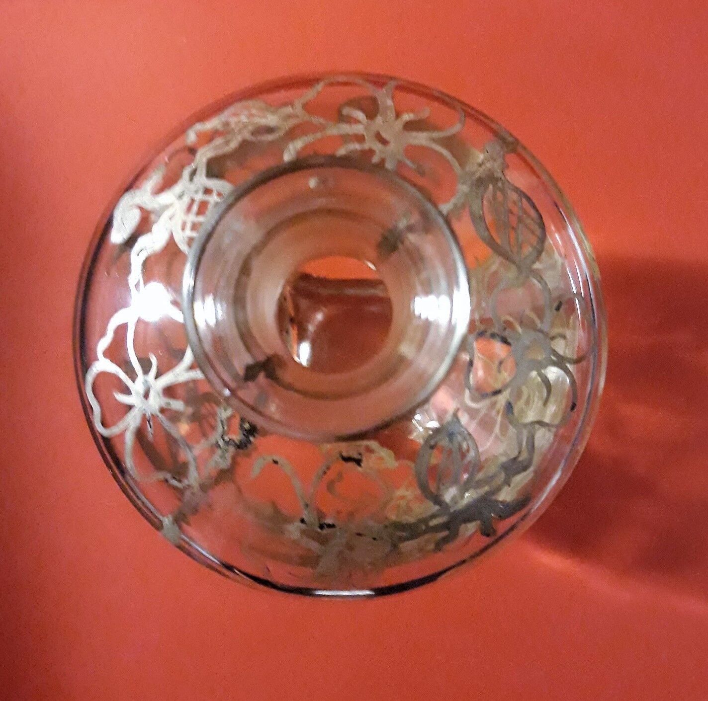 Vase flacon en verre filigrane d'argent