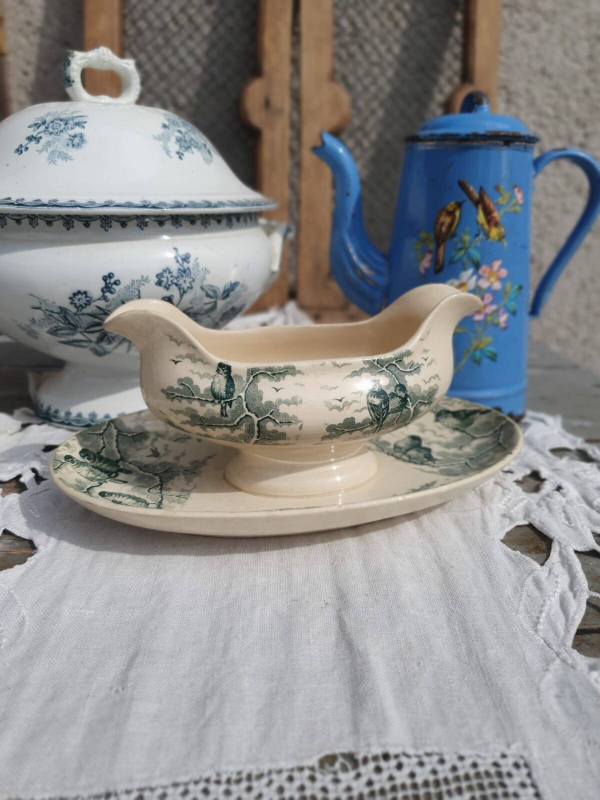 Snow gravy boat sarreguemines u& cie