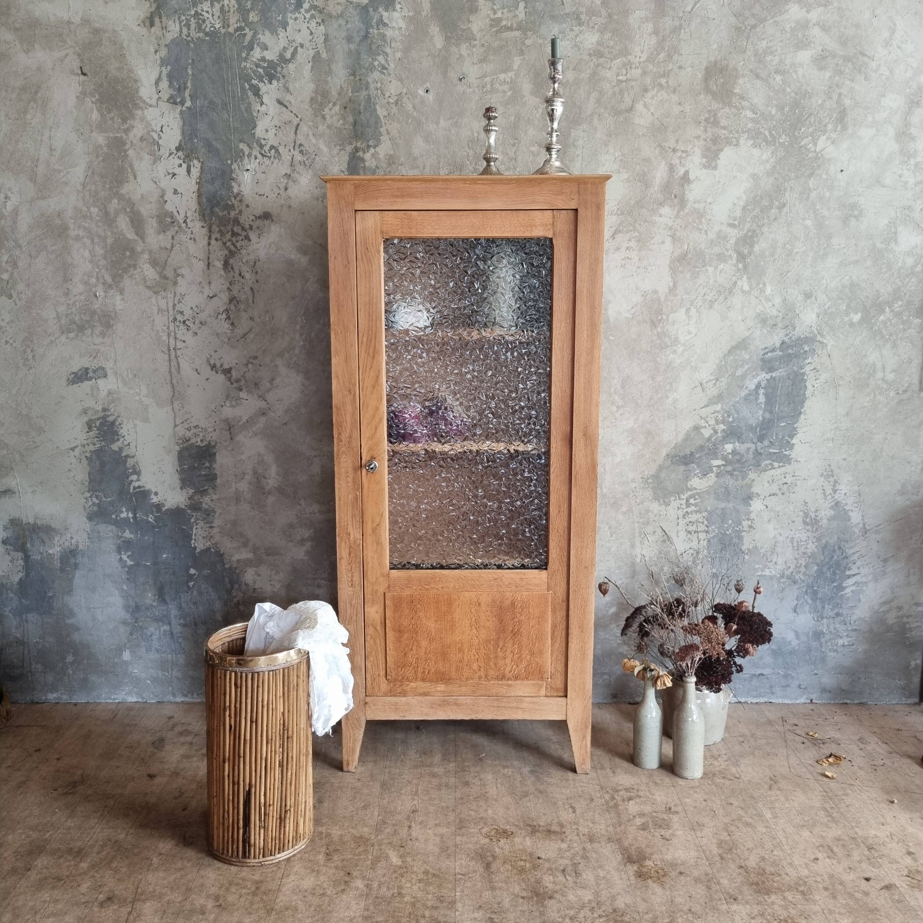 Glass cabinet
