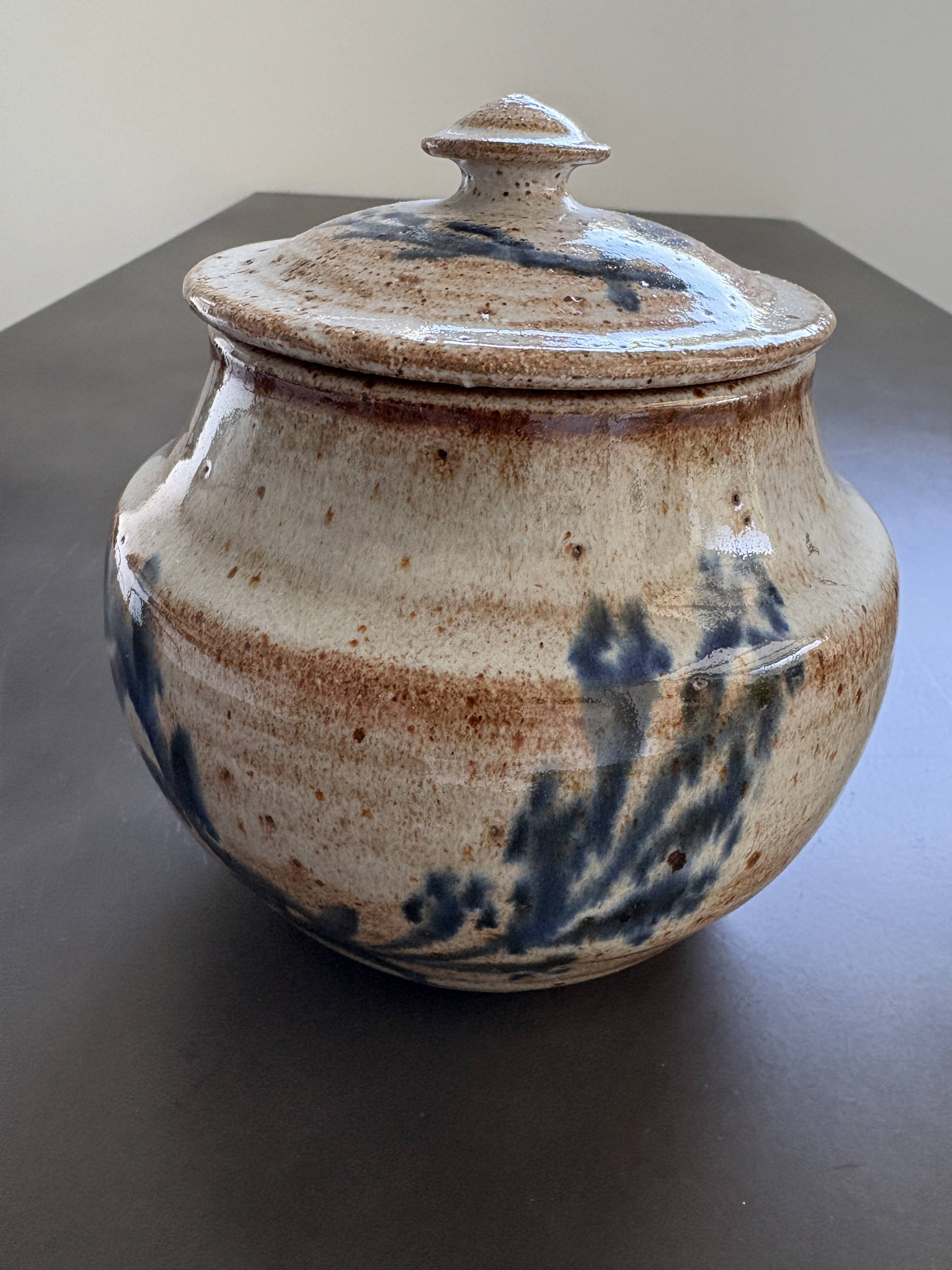 Workshop ceramic pot