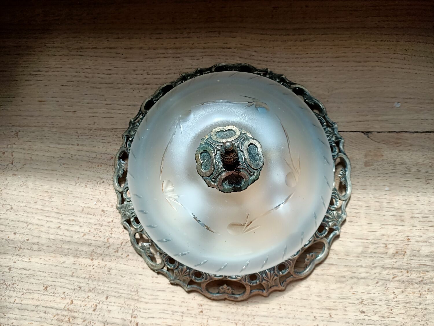 Openwork glass and brass ceiling lamp