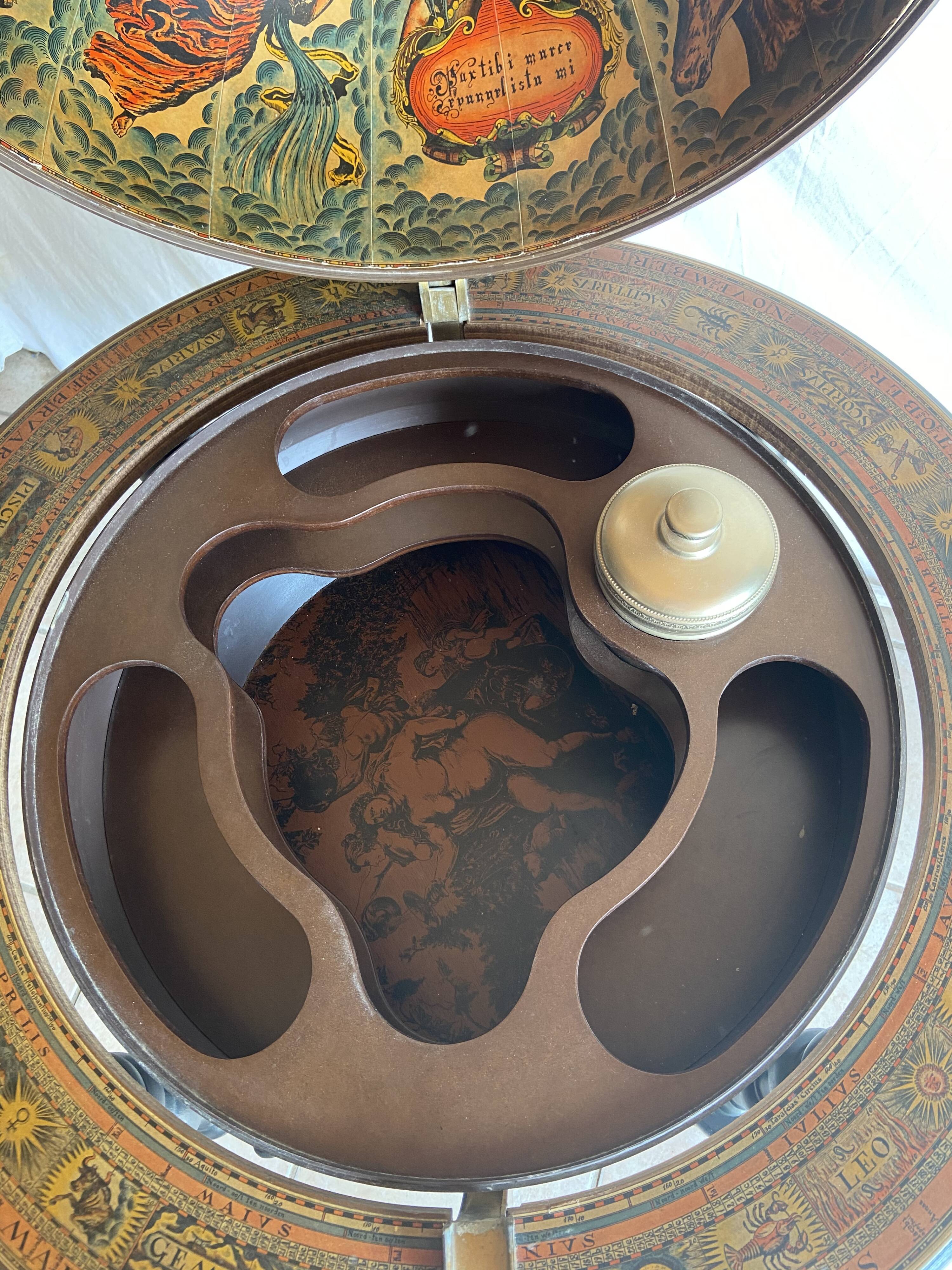 Vintage bar world map Italy 1970