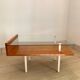 Table basse moderniste en bois , métal et verre