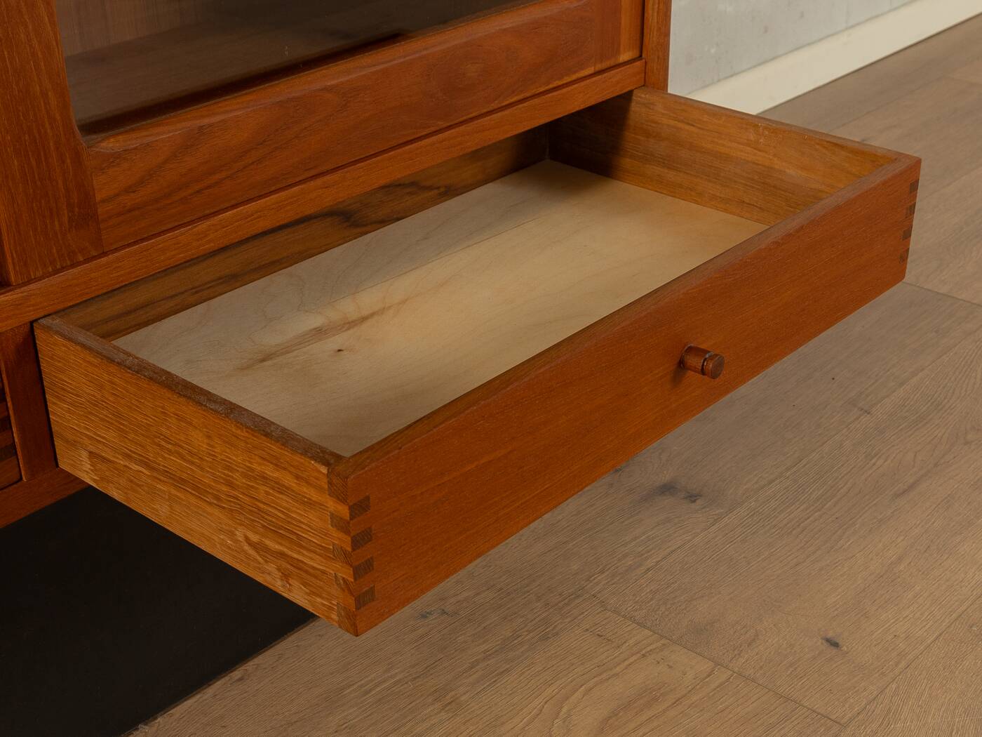 80s illuminated Showcase in Danish Design