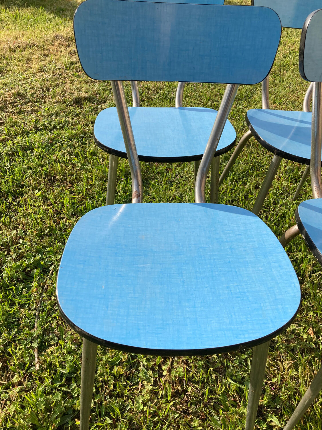Formica blue set of 4 chairs +1 stool