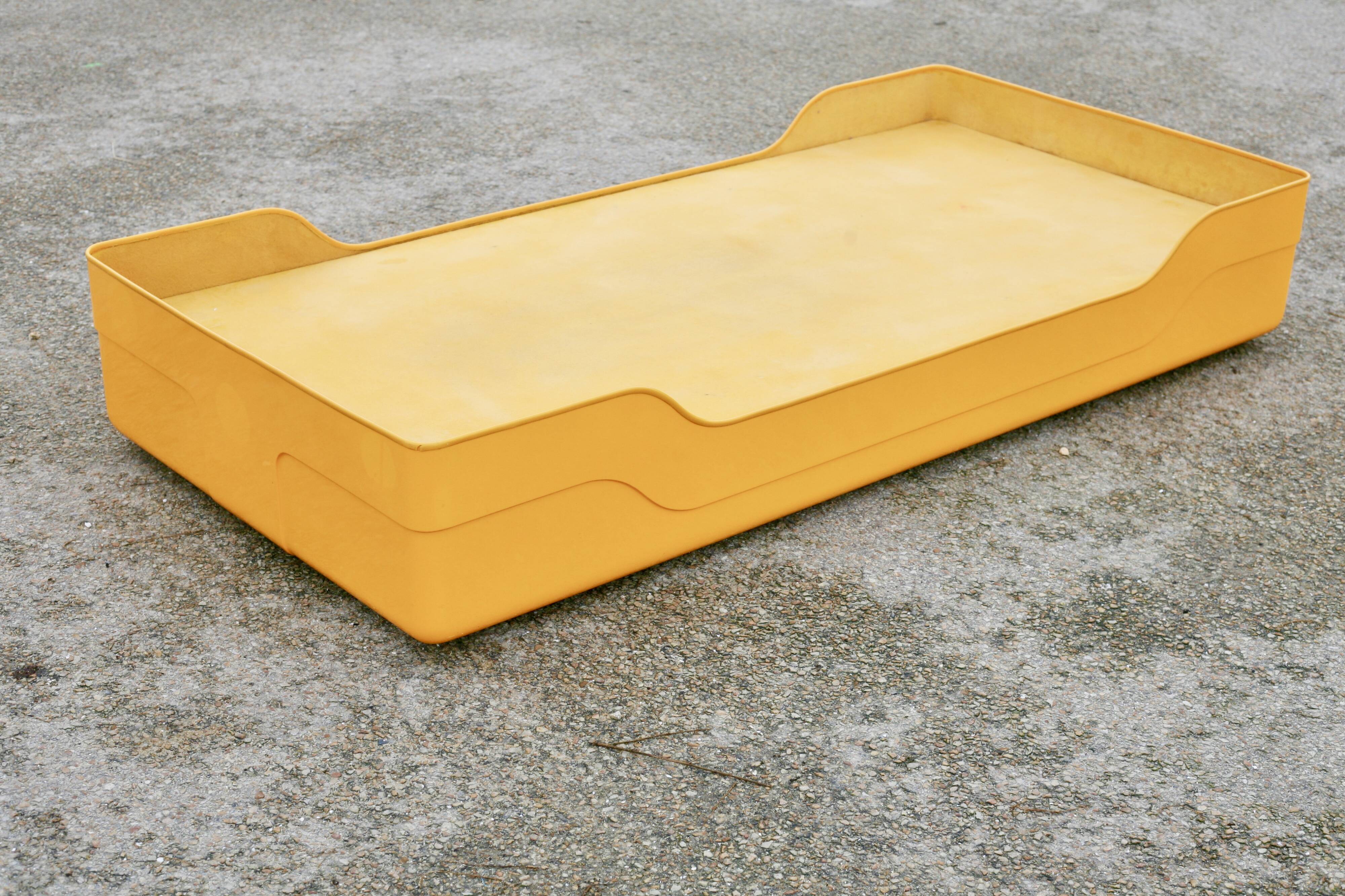 Ozoo bed, Marc Berthier, fiberglass, France, 1967