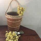 Hanging wicker and scoubidou 1960s hang-stash.