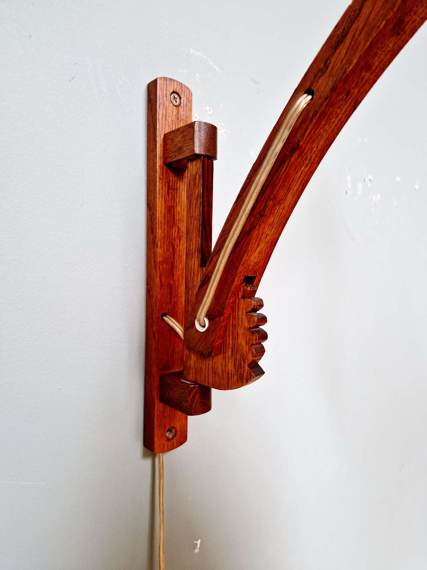 Scandinavian wall lamp scissors in teak, 1960s.