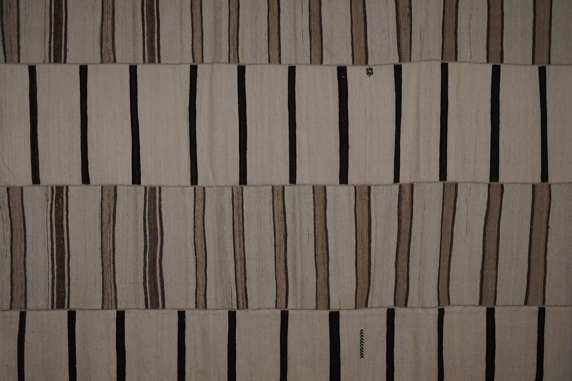 Vintage Turkish kilim handwoven 286x385 cm