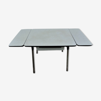 Table de cuisine en formica