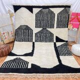 Handmade Moroccan Berber rug in wool, size 250 x 250 cm.