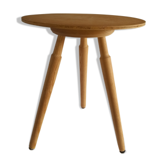 Tripod coffee table