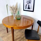 Scandinavian teak extandable round table