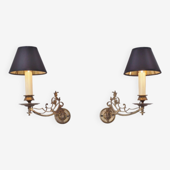 Antique pair of Aesthetic Movement wall sconces, swing arm, gilded bronze, circa 1900s, French