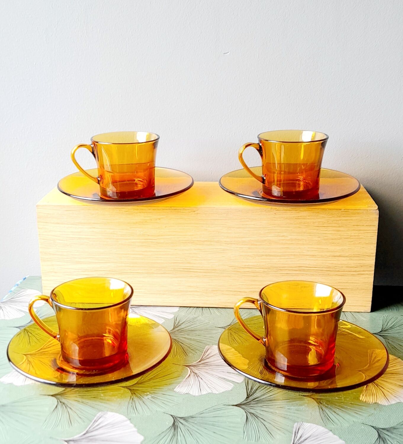 Amber coffee cups 70s