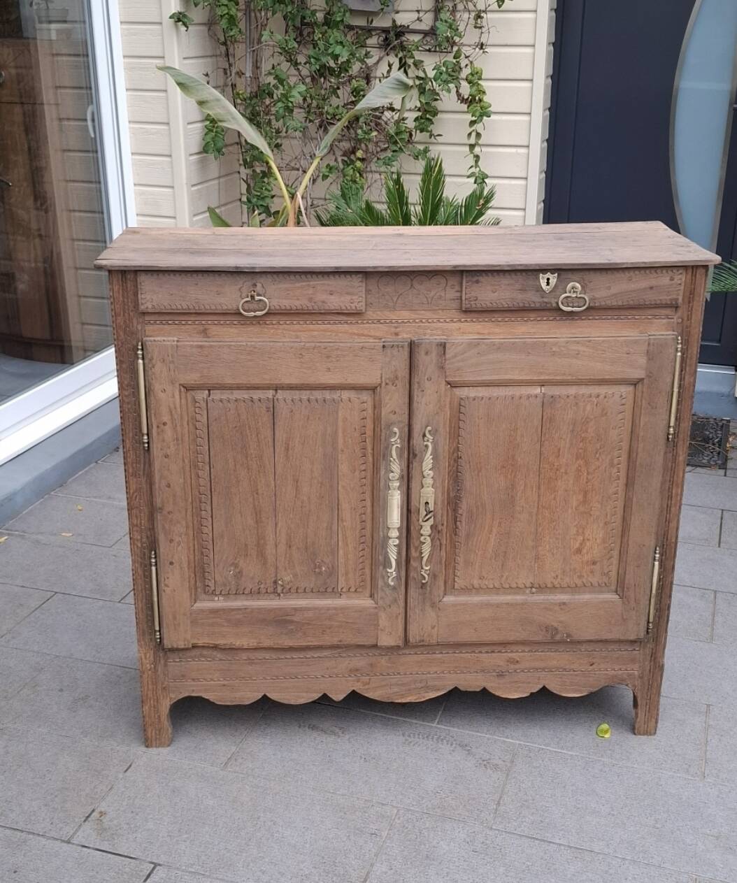 Renovated sideboard from 1839