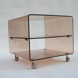 Table d'appoint lucite en plexiglas par Michel Dumas pour Roche Bobois, 1970