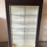 Ancienne vitrine en bois vitrée