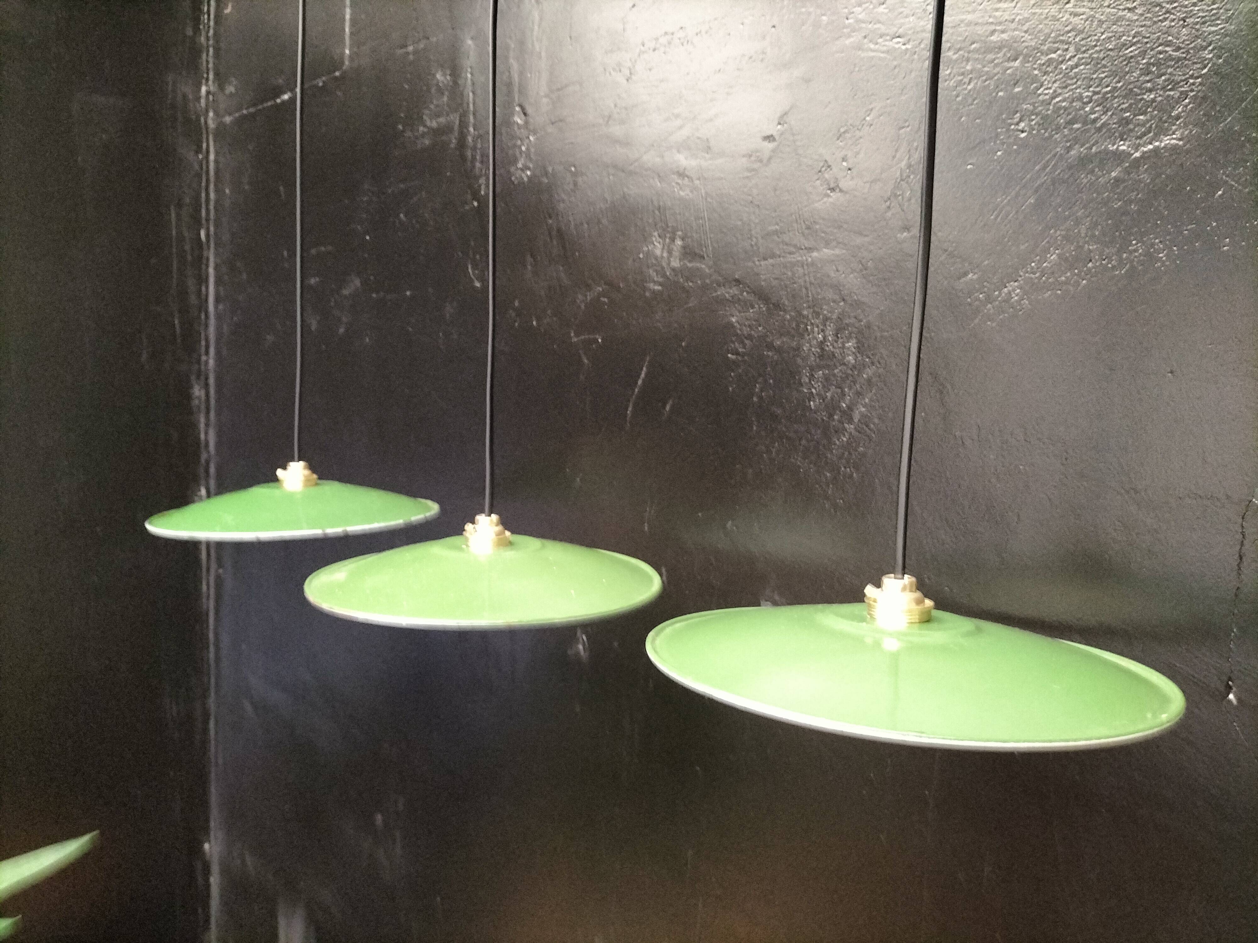 Enamelled sheet metal suspensions