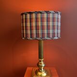 Lamp base in gilded brass, oval silk lampshade with a checkered pattern in burgundy.