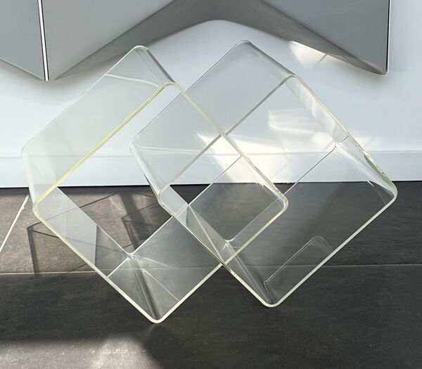 Table d'appoint, étagère cube en plexiglas par Michel Dumas, France 70's