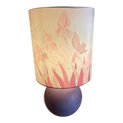 Lampe céramique lilas décor iris et oiseaux