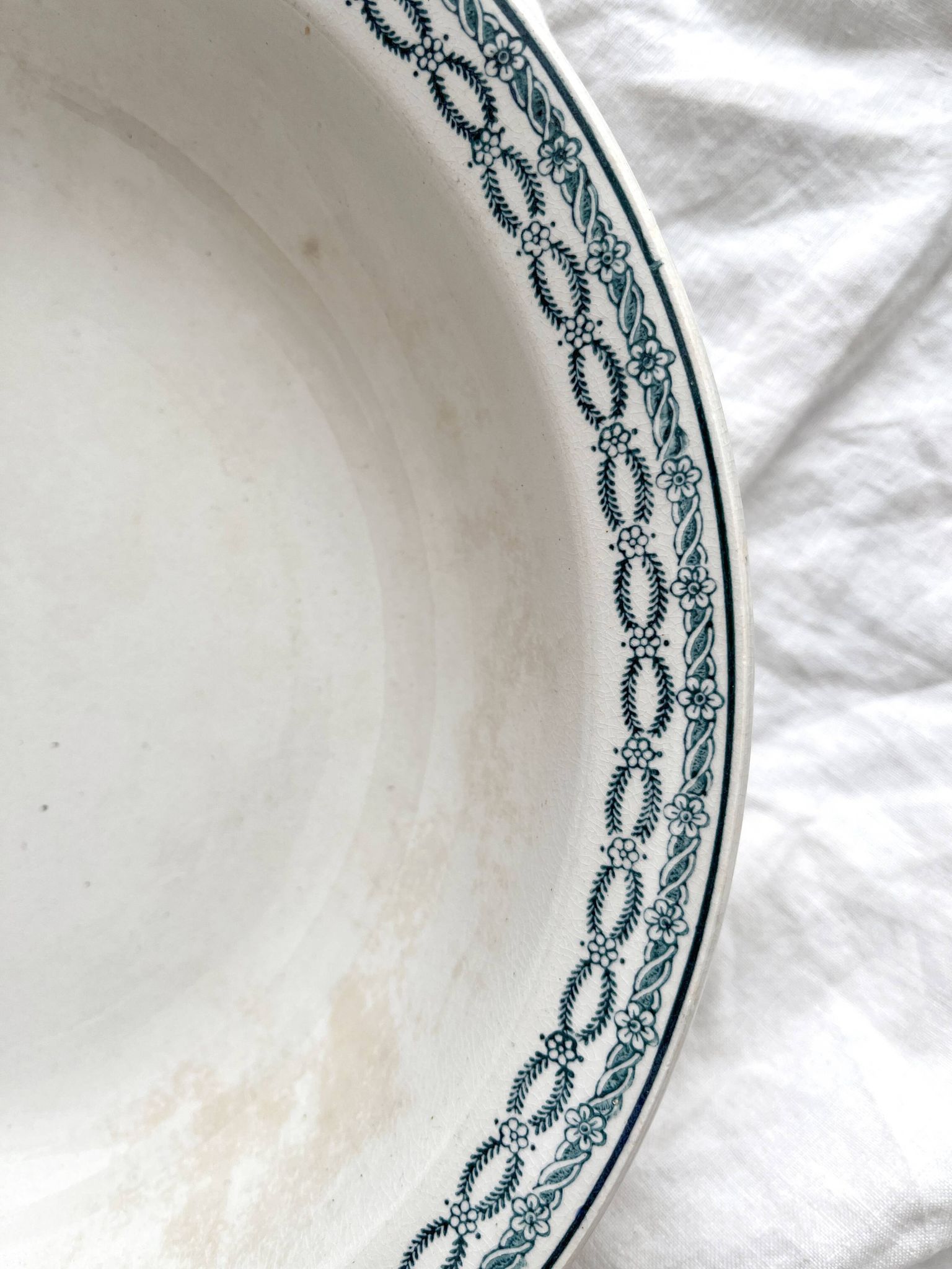 Ironstone dish, model 4014 Saint Amand