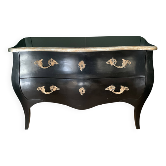 Commode Louis XV noire et poignées dorées