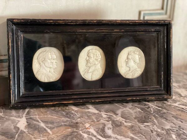 Suite de portrait sculpté en ivoire, Angleterre vers 1880, vendu en ordre de CITES