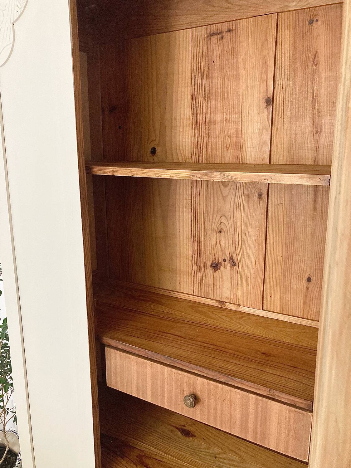 Small Parisian wardrobe