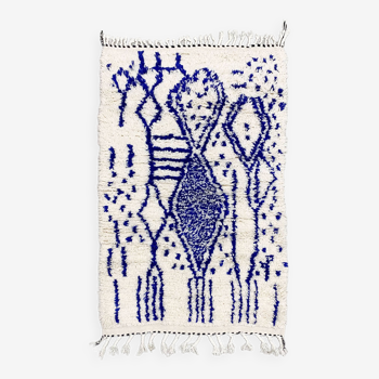 Tapis berbère marocain Azilal à motifs bleu majorelle 1,50x0,93m