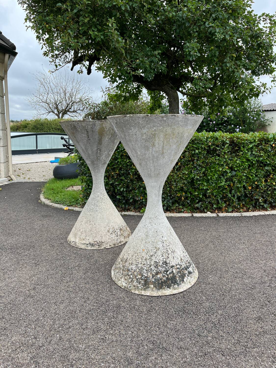 Pair of diabolo planters anton bee willy guhl large model