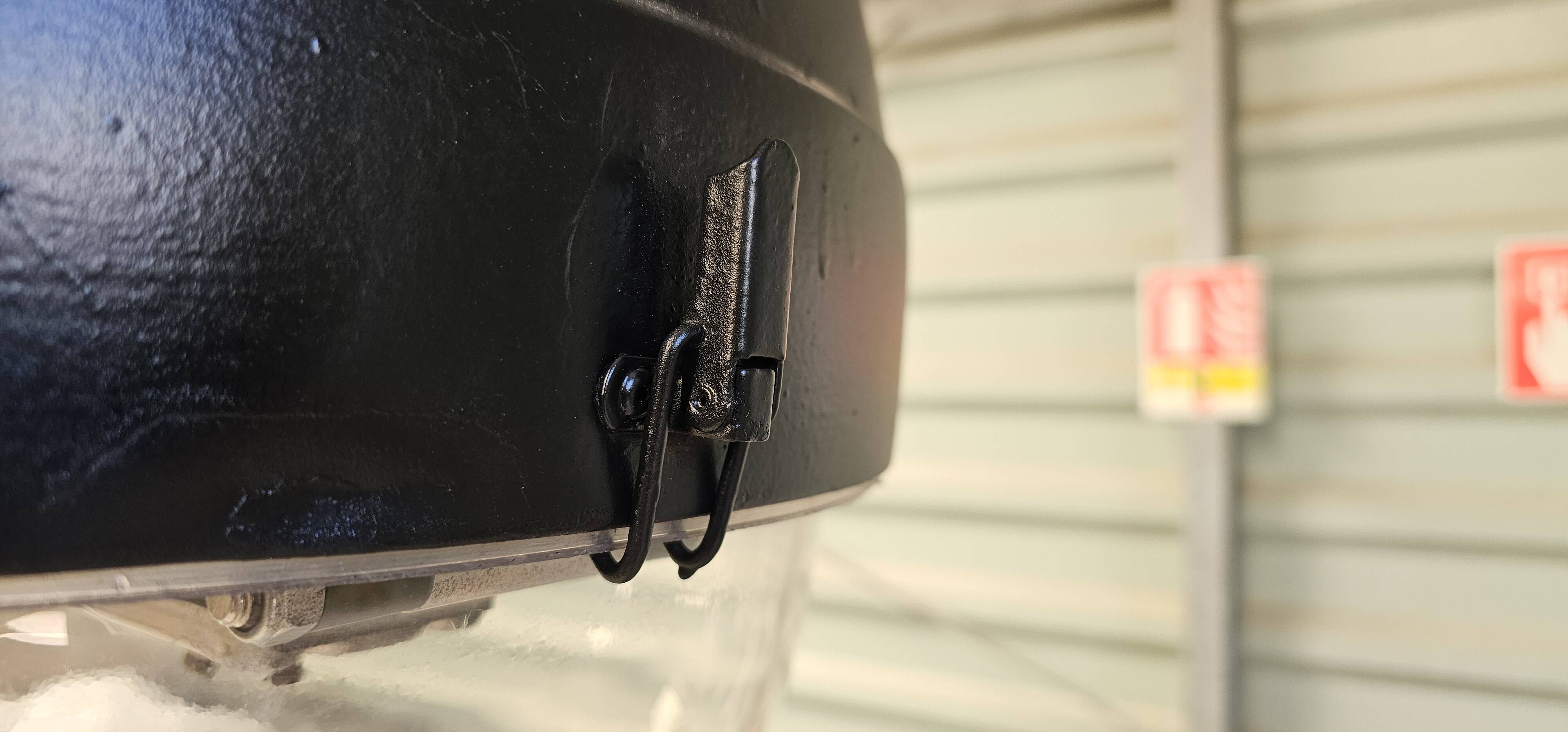 Old lantern - public lighting suspension of the city of Paris