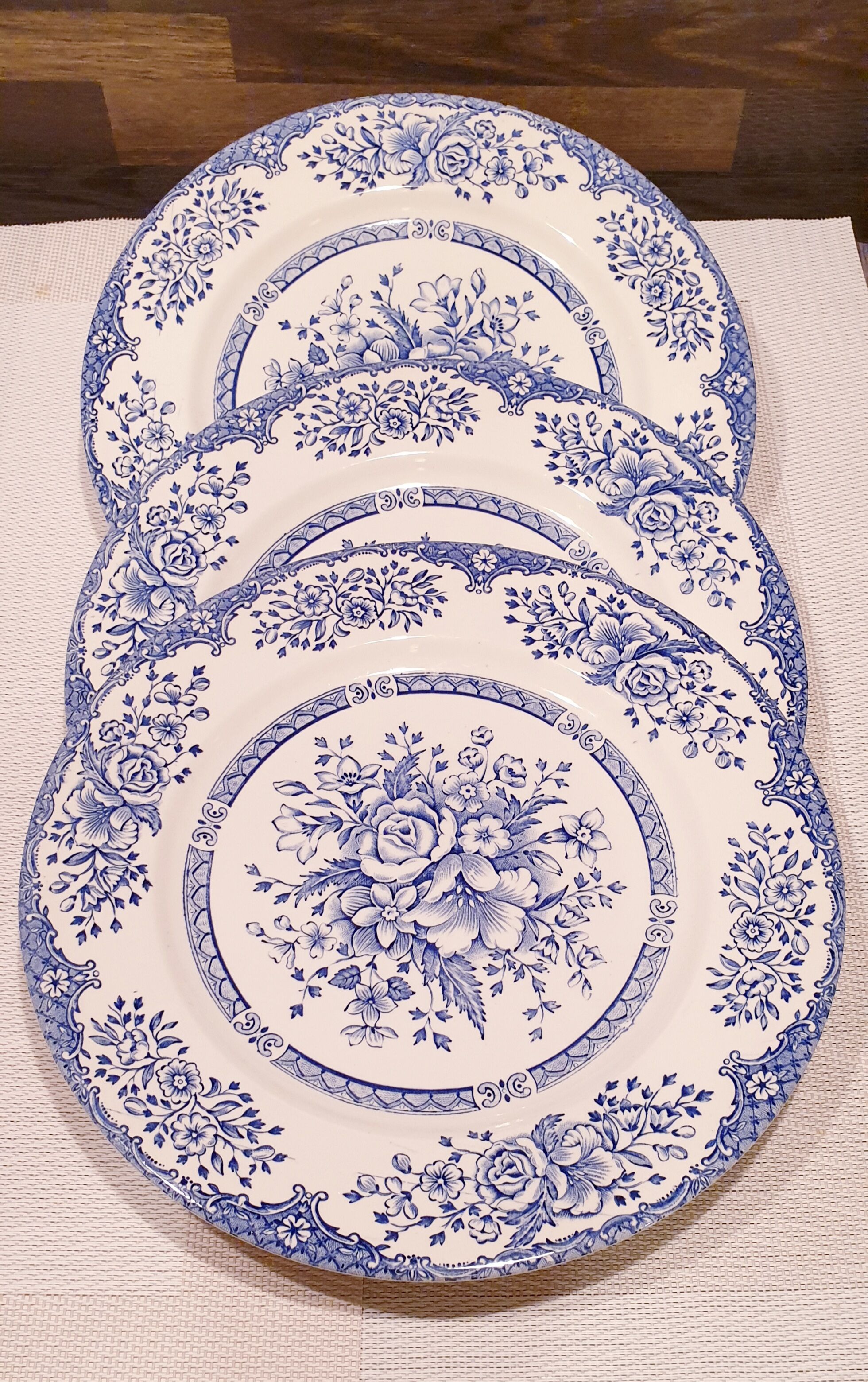 3 plates blue flower vintage English porcelain