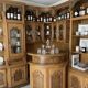 Exceptionnel Meuble Bar d'Angle Artisanal en Bois Noble – Pièce Unique