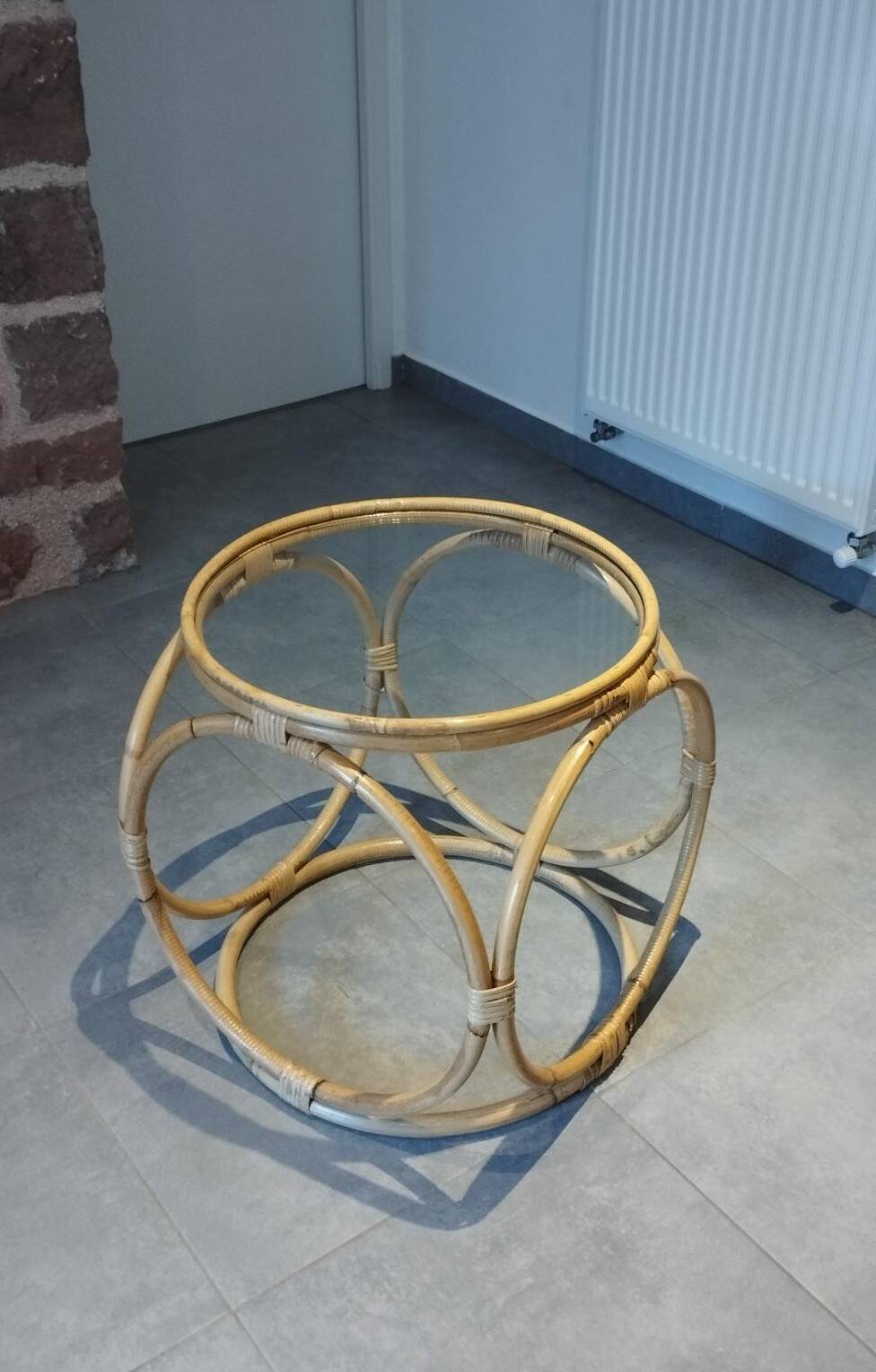 Table basse en rotin, bambou et verre, Design Space Age Vintage