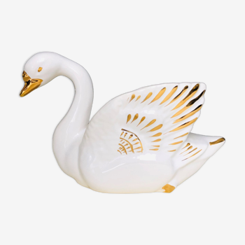 Empty swan white earthenware pockets
