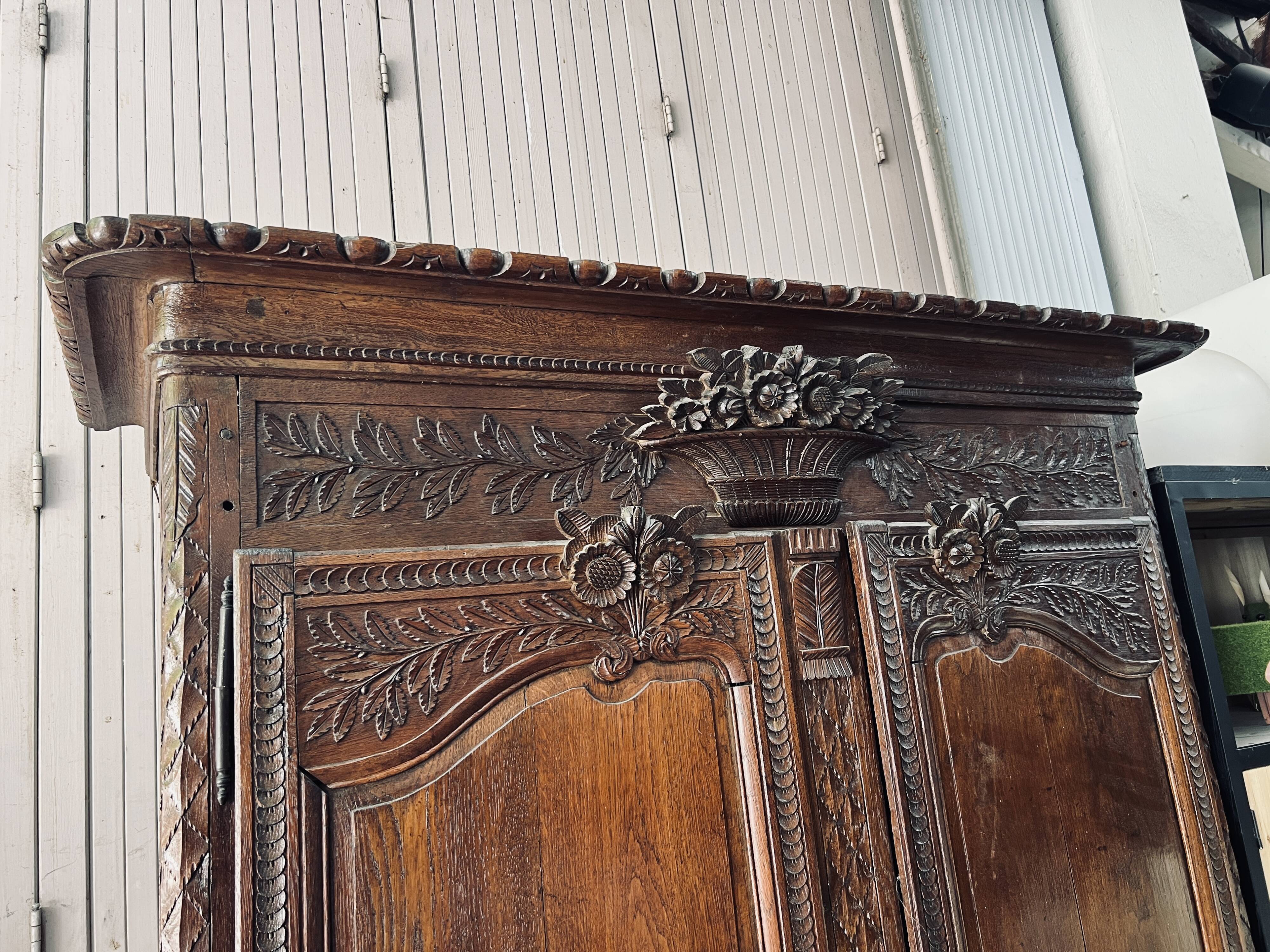 Norman wedding cabinet in oak eighteenth century