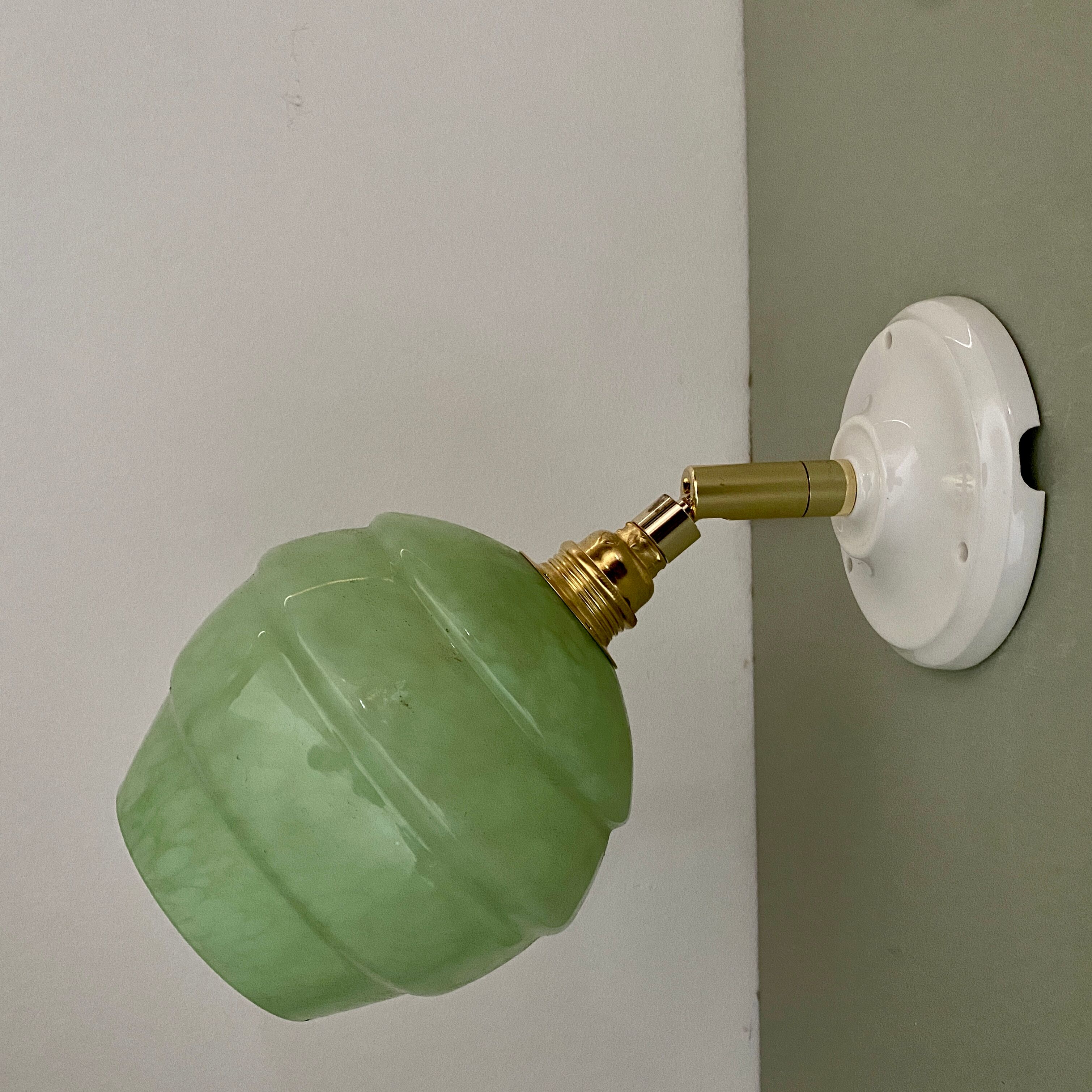 Vintage tulip wall lamp in glass from Clichy green mint