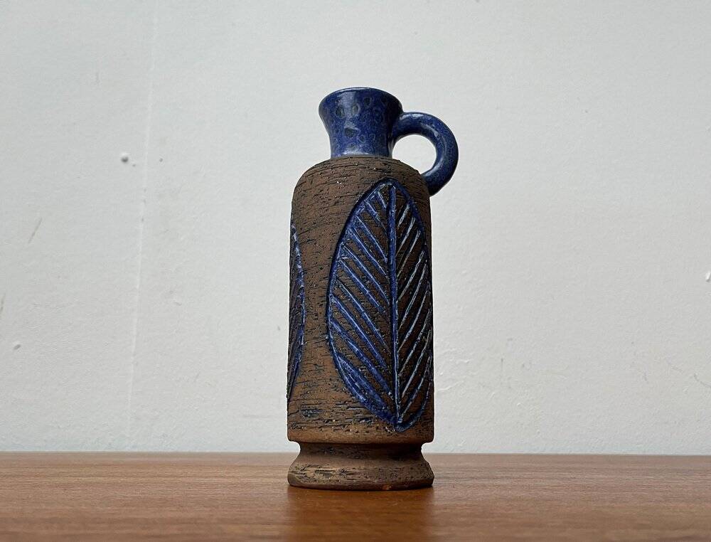 Carafe en poterie d'atelier suédois du milieu du siècle de Laholm, années 1960