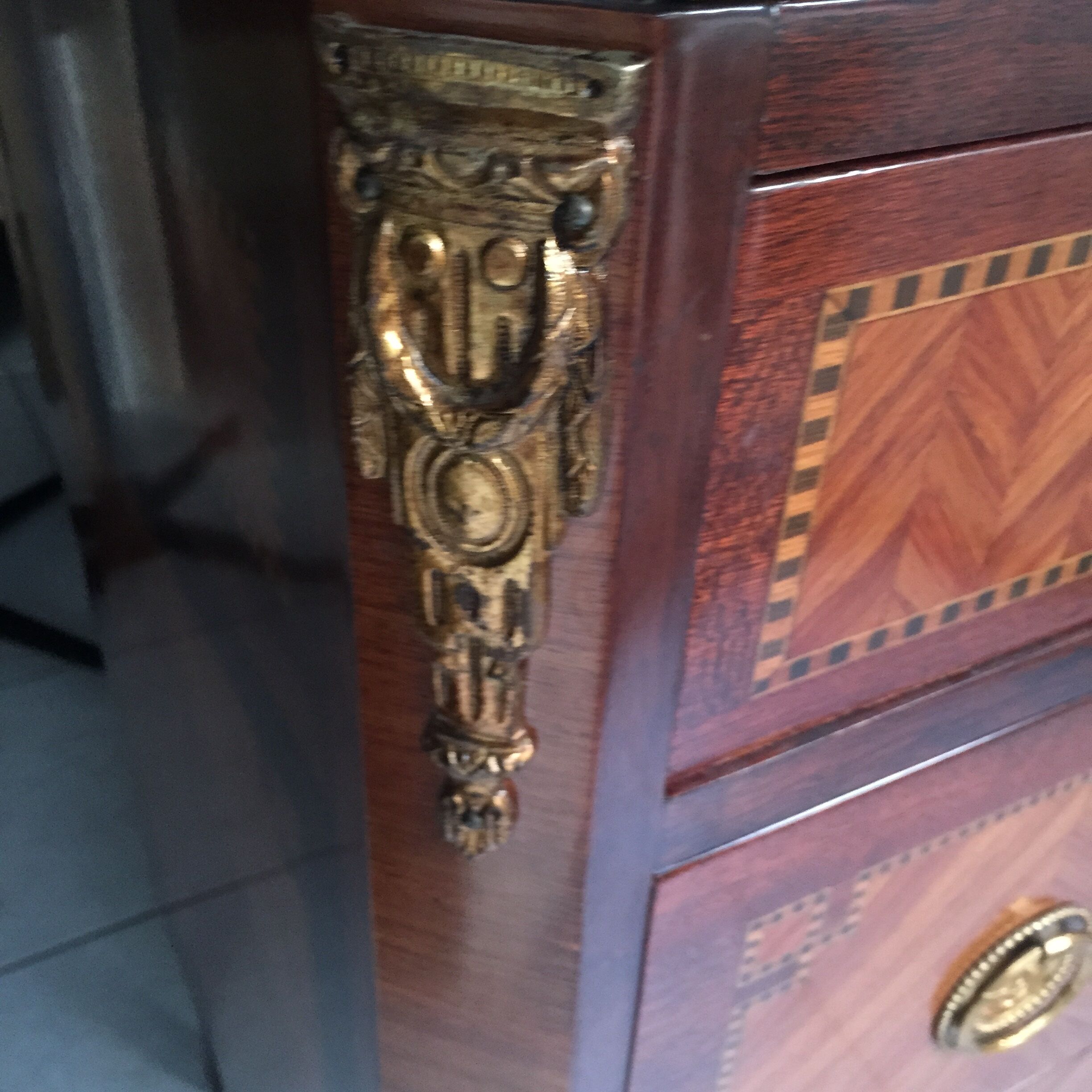 Dresser Louis XVI
